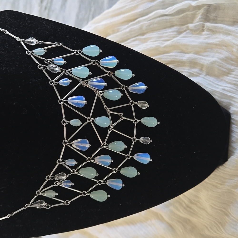 Ladies Silverstone and stone necklace